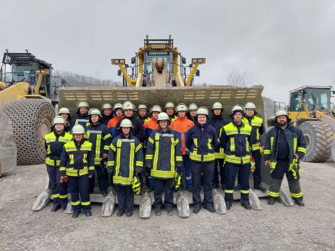 Wasser Marsch - L&ouml;sch&uuml;bungen im Werk H&ouml;nnetal